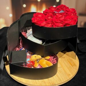 Üç Katlı Açılır Siyah Kutuda Gül & Sürpriz Hediye Seti